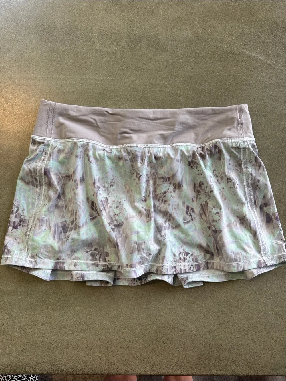 Lululemon pace rival skirt